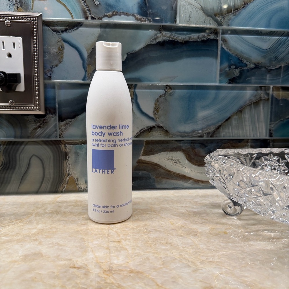 Lather refreshing body wash